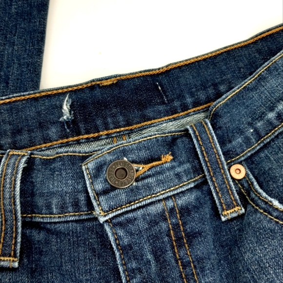 LEVI'S Curvy Stud & Piping Detail Flap Back Pocket Distressed Dark Wash Jeans 8 - Picture 6 of 9
